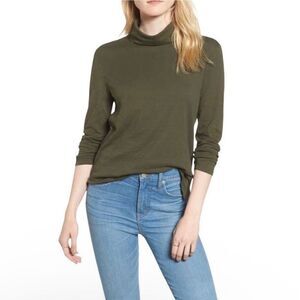 Madewell Army Green Whisper Cotton Turtleneck Tee Size Medium Minimalist Casual